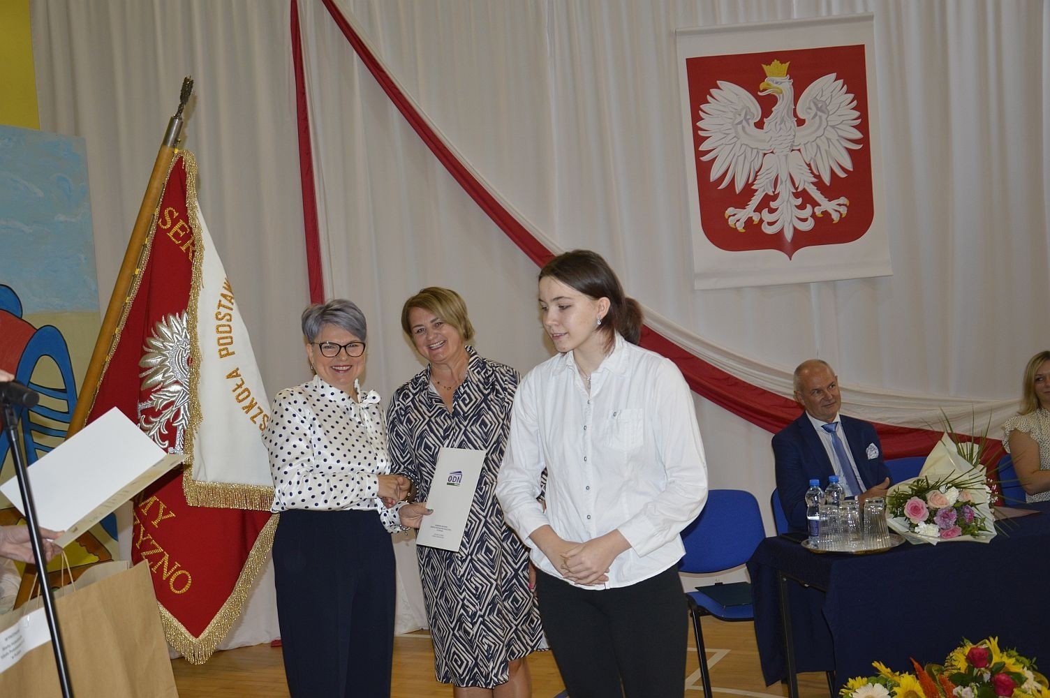 Natomiast podziękowania od Zarządu Regionalnego Pszczelarzy oraz WMODN w Elblągu odebrała p. Iwona Matukiewicz za przygotowanie uczennicy Marty Holeniewskiej do Ogólnopolskiego Konkursu Plastycznego pt. 