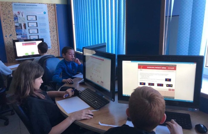 W dniach 8-10 listopada uczniowie klas 3-8 naszej szkoły uczestniczyli w Międzynarodowym Konkursie Informatycznym 