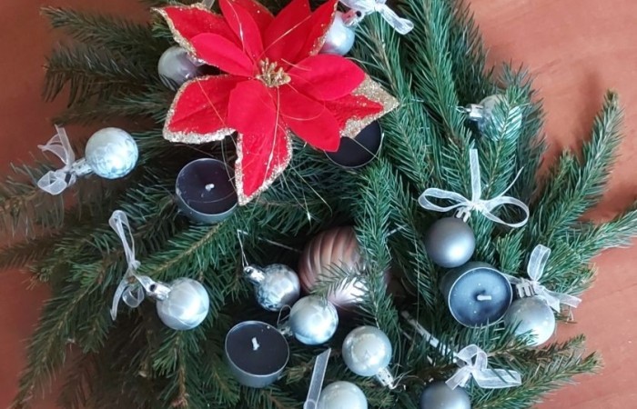 Pod koniec listopada w naszej szkole został ogłoszony konkurs na „Najpiękniejszy wieniec adwentowy”. Konkurs skierowany był do uczniów klas I – IV. Komisja oceniając pracę uczniów brała pod uwagę ogrom włożonej pracy, estetykę, pomysłowość oraz dobór materiału. 
Laureaci otrzymali dyplomy i drobne podarunki.
I miejsce – Nela Jaworska, kl. 1 a
II miejsce – Weronika Jakubowska, kl. 4 a
III miejsce – Laura Chojecka, kl. 1 a oraz Jakub Wawer, kl. 2 b
Wyróżnienia
Klaudia Brzozowska, kl. 2b
Maja Cok, kl. 1 b
Jakub Gajcy, kl. 4 b
Maja Mackiewicz, kl. 3 a
Liliana Łońska, kl. 1 a
Kuba Oleszczuk, kl. 1 b
Maja Tyżlik, kl. 1 a
Liliana Zakrzewska, kl. 4 a
Justyna Żukowska, kl.