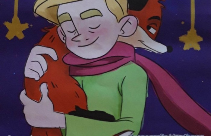 W czwartek 12 stycznia uczniowie klas ósmych wybrali się do Teatru im. Aleksandra Sewruka, aby obejrzeć klasyczną powieść Antoine de Saint- Exupery ,,Mały Książę” w wykonaniu aktorów Teatru Wrocławskiego. Wyjazd odbył się w ramach działań na rzecz szerszego udostępniania kanonu edukacji klasycznej.
Młodzi widzowie podróżowali wraz z bohaterem, poznając różne światy. Miłość, radość, smutek i wzruszenie to tylko kilka z całego wachlarza emocji, jakie aktorzy wzbudzali na scenie.
Sztuka jednak zaskoczyła ósmoklasistów, ponieważ nie była wiernym odwzorowaniem lektury. To zupełnie nowa odsłona ,,Małęgo Księcia”. Reżyser uwspółcześnił lekturę, wysyłając głównego bohatera w podróż statkiem kosmicznym z autopilotem. Wyraźnie wybrał tylko te fragmenty lektury, które pasowałyby do jego mrocznej wizji ,,Małego Księcia”. Różniła się ona wyraźnie od wruszającej i pięknej opowieści o przyjaźni znanej uczniom z lektury. Młody widz, ogladając sztukę i słysząc płynace ze sceny znane mu slogany młodzieżowe, miał poznawać swoje pragnienia, emocje, ale też własne słabości.
Spektakl rozgrywał się na tle prostej scenografii urozmaiconej jedynie poprzez złożone kostiumy aktorów.
  Sztuka w wykonaniu wrocławskich aktorów na długo pozostanie w pamięci uczniów, ponieważ była dla nich dużym zaskoczeniem i wzbudziła wiele emocji.