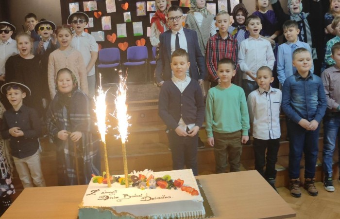 ,,Babuniu, Dziadziuniu, w dniu Waszego święta,
życzenia składają Wam wszystkie wnuczęta...