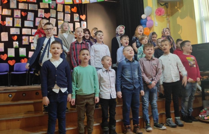 ,,Babuniu, Dziadziuniu, w dniu Waszego święta,
życzenia składają Wam wszystkie wnuczęta...