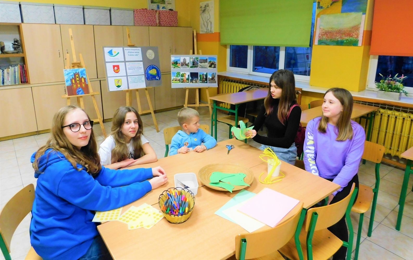 …Oczywiście zaraz po śpiewaniu! Jak wiadomo – śpiewać każdy może, a tak się składa, że w naszej szkole u p. Iwony Matukiewicz śpiewać każdy chce! Ale czy każdy potrafi? Oczywiście, że potrafi, bo…