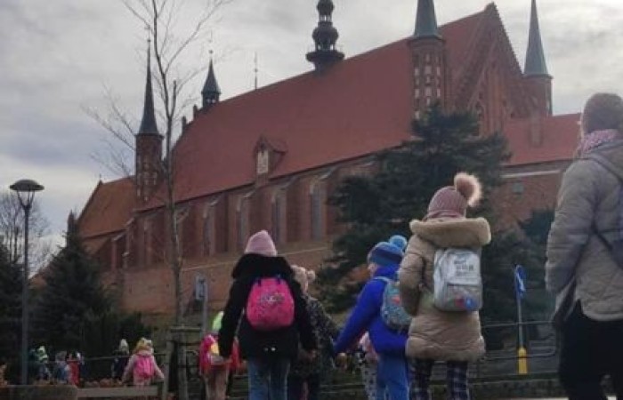 Klasy 2 a i 2b wyruszyły śladami Mikołaja Kopernika do Fromborka. I właśnie tam uczniowie odkrywali dzieła 