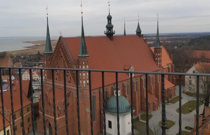 Klasy 2 a i 2b wyruszyły śladami Mikołaja Kopernika do Fromborka. I właśnie tam uczniowie odkrywali dzieła 