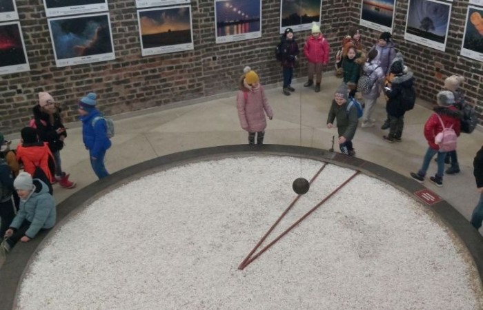 Klasy 2 a i 2b wyruszyły śladami Mikołaja Kopernika do Fromborka. I właśnie tam uczniowie odkrywali dzieła 