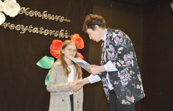 Uczniowie byli oceniani w dwóch kategoriach wiekowych IV-VI oraz VII-VIII.
Wyniki uczniów w kategorii IV-VI:
I miejsce - Kinga Bicka klasa V a
II miejsce - Michalina Bejmert V b
III miejsce - Wiktoria Rudzińska IV b
Wyniki uczniów w kategorii VII -VIII:
I miejsce - Zuzanna Jurak VIII b

II miejsce – Zuzanna Rapp VIII b
III miejsce -Aniela Borkowska VII a