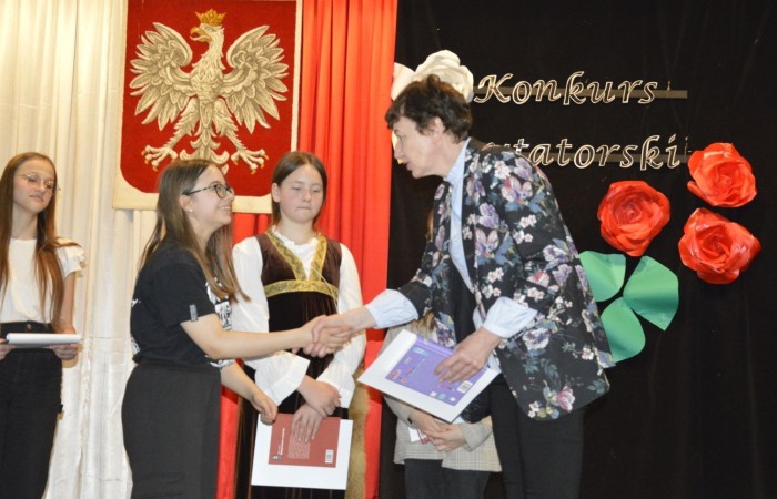 Uczniowie byli oceniani w dwóch kategoriach wiekowych IV-VI oraz VII-VIII.
Wyniki uczniów w kategorii IV-VI:
I miejsce - Kinga Bicka klasa V a
II miejsce - Michalina Bejmert V b
III miejsce - Wiktoria Rudzińska IV b
Wyniki uczniów w kategorii VII -VIII:
I miejsce - Zuzanna Jurak VIII b

II miejsce – Zuzanna Rapp VIII b
III miejsce -Aniela Borkowska VII a