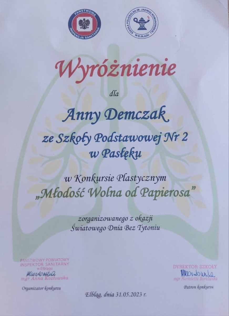 W ramach obchodów Światowego Dnia Bez Tytoniu, który przypada 31 maja 2023 r. Państwowy
Powiatowy Inspektor Sanitarny w Elblągu zorganizował konkurs plastyczny pod nazwą „Młodość
Wolna od Papierosa”. Ideą przewodnią konkursu była profilaktyka uzależnień od papierosów
tradycyjnych i elektronicznych oraz pogłębianie wiedzy na temat skutków ich stosowania. Zadaniem
uczestników konkursu było stworzenie pracy plastycznej o tematyce antytytoniowej. Konkurs
skierowany był do uczniów klas IV-VI szkół podstawowych miasta Elbląg i powiatu elbląskiego.
