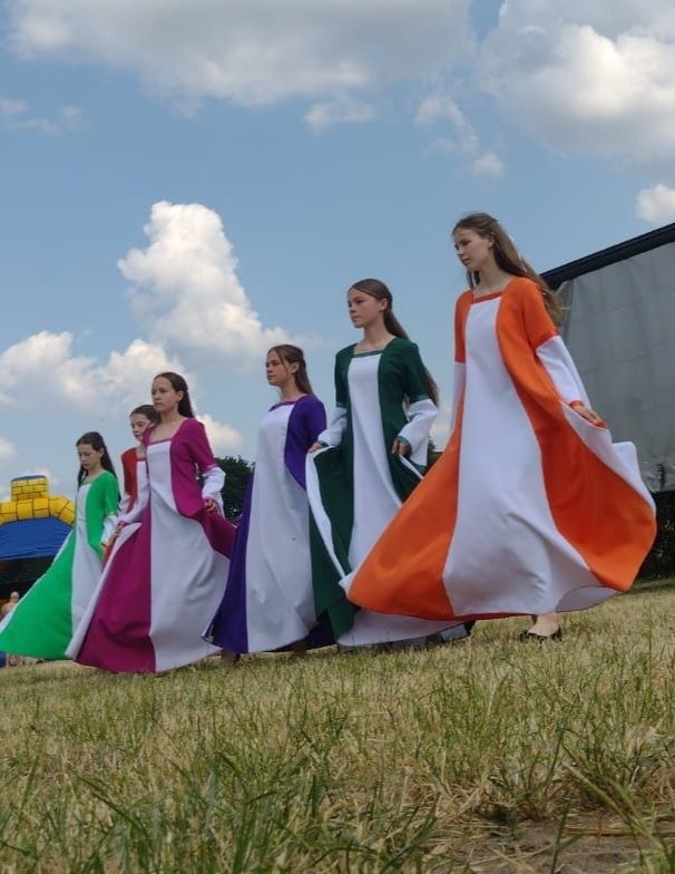 Grupa taneczna z  Sp2 była częścią delegacji Aniołowa, które wraz z partnerami z Gminy Pasłęk przebywało w Hadenfeld w Niemczech w dniach 14-19.06. Delegacja brała udział w festiwalu „Anioły,woły i kultura