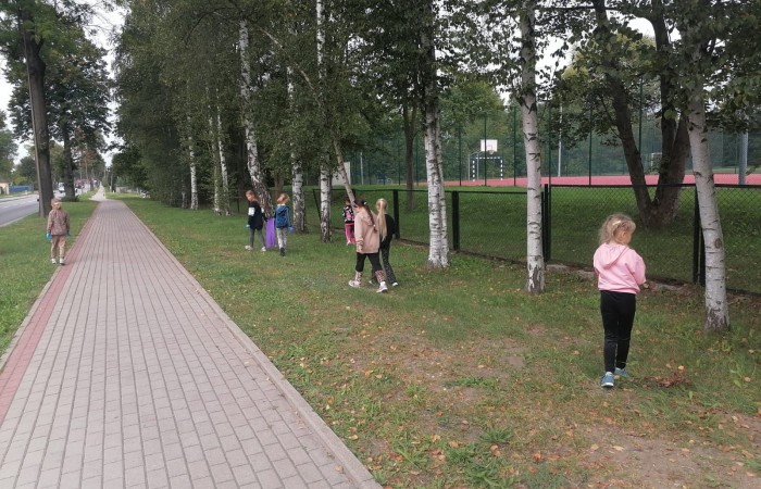 Akcja „Sprzątanie Świata”
W ostatnim tygodniu września, w ramach akcji „Sprzątania Świata”, uczniowie naszej szkoły zakasali rękawy, wzięli się do pracy i usunęli śmieci zalegające w najbliższej okolicy. W efekcie wokół zapanował porządek, za co nasza Ziemia jest z pewnością wdzięczna. 
