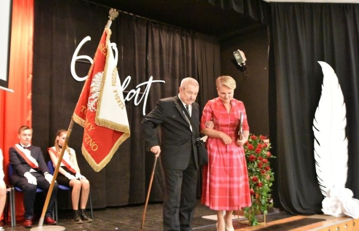 Rok 1963, czas powstania placówki, jednej z pierwszych wybudowanych z okazji 1000-lecia Państwa Polskiego, stał się przez chwilę realną częścią przeżyć kilku pokoleń zebranych w szkolnej auli gości także dzięki, m.in. wystąpieniu Pana Juliana Baka, jednego z pierwszych nauczycieli placówki oraz wspomnieniom absolwentów szkoły.