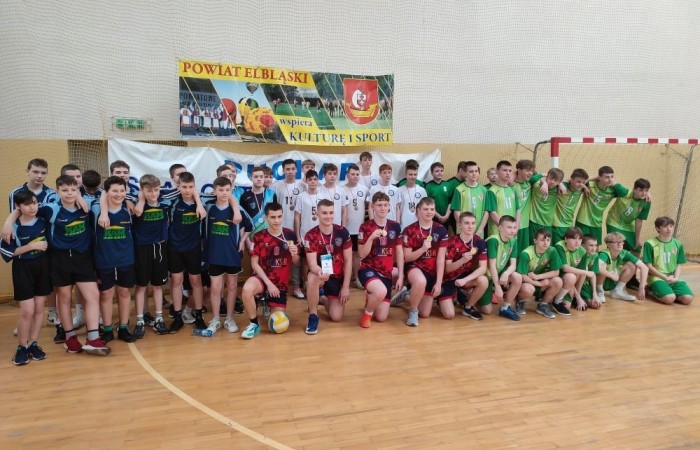 W piątek 12 kwietnia 2024r w Tolkmicku odbyły się Powiatowe Igrzyska Młodzieży Szkolnej w piłce siatkowej chłopców. Do rywalizacji stanęło sześć 
 drużyn z powiatu elbląskiego. SP Tolkmicko, 
SP Młynary, SP 2 Pasłęk, SP Milejewo, SP Gronowo Elbląskie, SP Godkowo.
Rozgrywki toczyły się w dwóch grupach. Drużyna chłopców naszej szkoły po
rozegraniu trzech meczów ; SP 2 Pasłęk - SP Młynary 1:2, SP 2 Pasłęk – SP Tolkmicko 2:0, SP 2 Pasłęk – SP  Milejewo 2:1, w rezultacie zajęła  3 miejsce w Turnieju.
