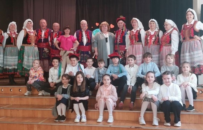 Dziś naszą szkołę odwiedził Zespół Folklorystyczny 