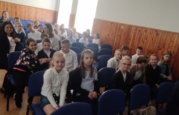 Dziś naszą szkołę odwiedził Zespół Folklorystyczny 