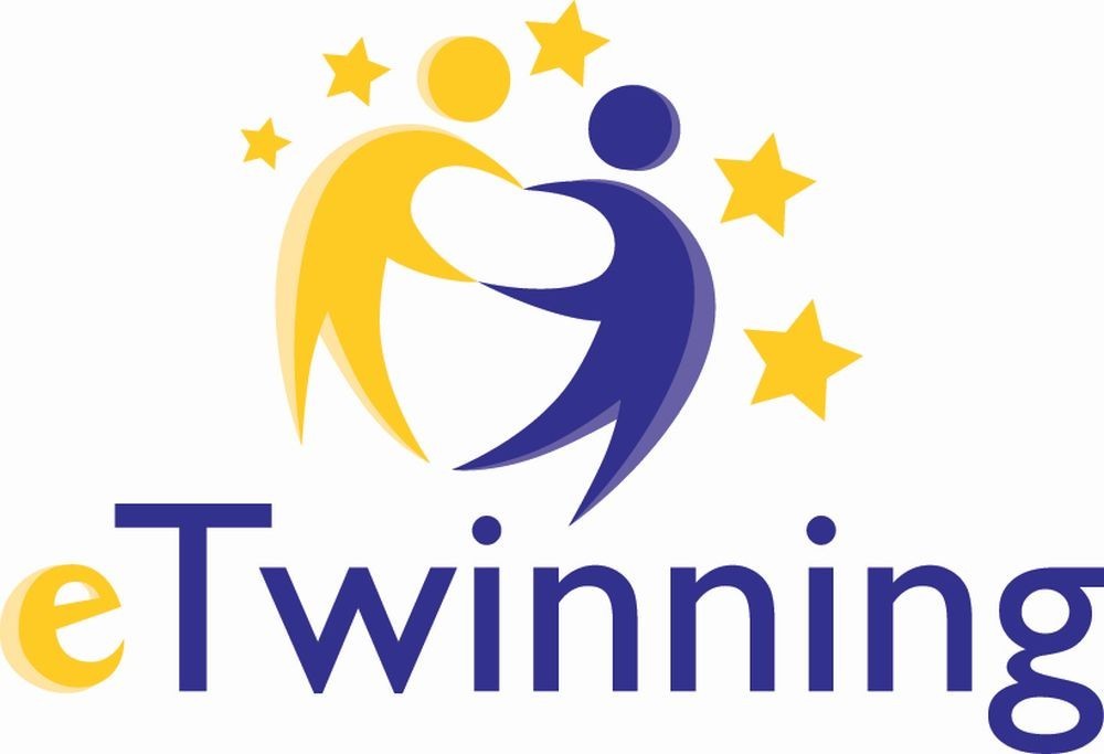 13.05 uczniowie klasy 1b postanowili wykorzystać dobrą pogodę i w ramach projektu eTwinning 