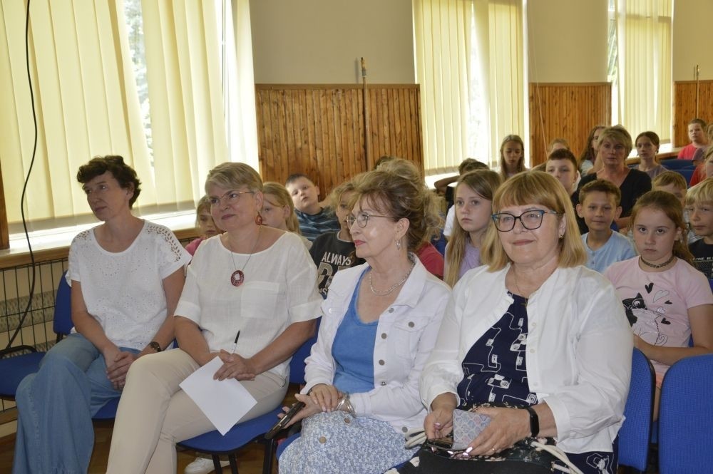 Uczniowie klasy 5 b, dzięki współpracy z Pasłęckim Towarzystwem Przyjaciół Kultury, już po raz drugi wzięli udział w projekcie 