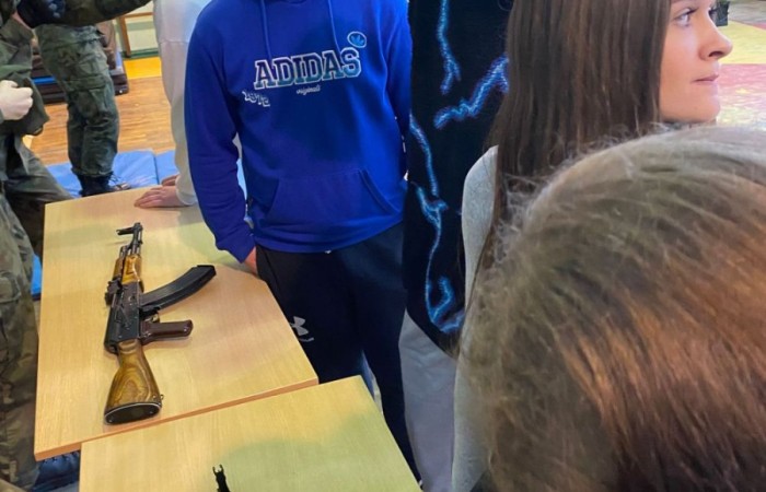 22 stycznia uczniowie naszej szkoły wzięli udział w warsztatach organizowanych w ramach doradztwa zawodowego przez Zespół Szkół Ekonomicznych i Technicznych w Pasłęku. Uczniowie mieli okazję zwiedzić szkołę a także spróbować swoich sił w różnych aktywnościach przypisanych do odpowiednich zawodów. Było to ciekawe doświadczenie.