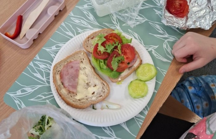 Uczniowie klas młodszych, biorący udział w zajęciach 