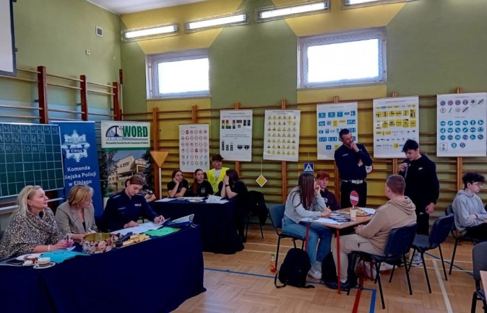 Bezpieczeństwo w ruchu drogowym jest jednym z najważniejszych aspektów życia codziennego, mającym bezpośredni wpływ na zdrowie i życie ludzi. W celu podnoszenia świadomości na temat zasad bezpieczeństwa i promowania wiedzy oraz odpowiedzialnych postaw wśród uczniów został zorganizowany międzyszkolny turniej wiedzy 