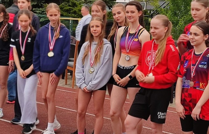 W czwartek 22 maja 2025 na stadionie miejskim w Pasłęku odbyły się zawody z cyklu Szkolnej Ligi LA Powiatowych Igrzysk Młodzieży Szkolnej.
 Uczestniczyły w niej reprezentacje ośmiu szkół podstawowych naszego powiatu rocznik 2010, 2011 (klasa 7,8) w kategorii dziewcząt i chłopców.
 Przy dobrych warunkach pogodowych rozegrano 9 konkurencji lekkoatletycznych , m.in. biegi na 100m, 300m, 600m, 1000m, skok w dal, skok wzwyż, pchnięcie kulą, rzut oszczepem i sztafeta 4x100m.
