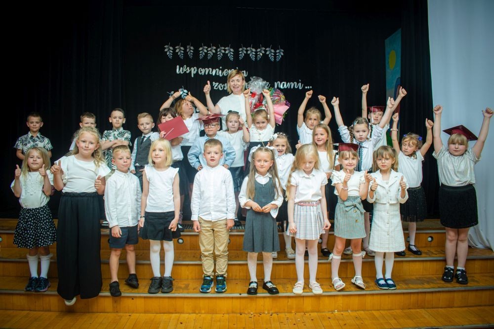 18 czerwca w naszym przedszkolu odbyła się wzruszająca i pełna radości uroczystość zakończenia roku szkolnego dla dwóch wyjątkowych grup: 