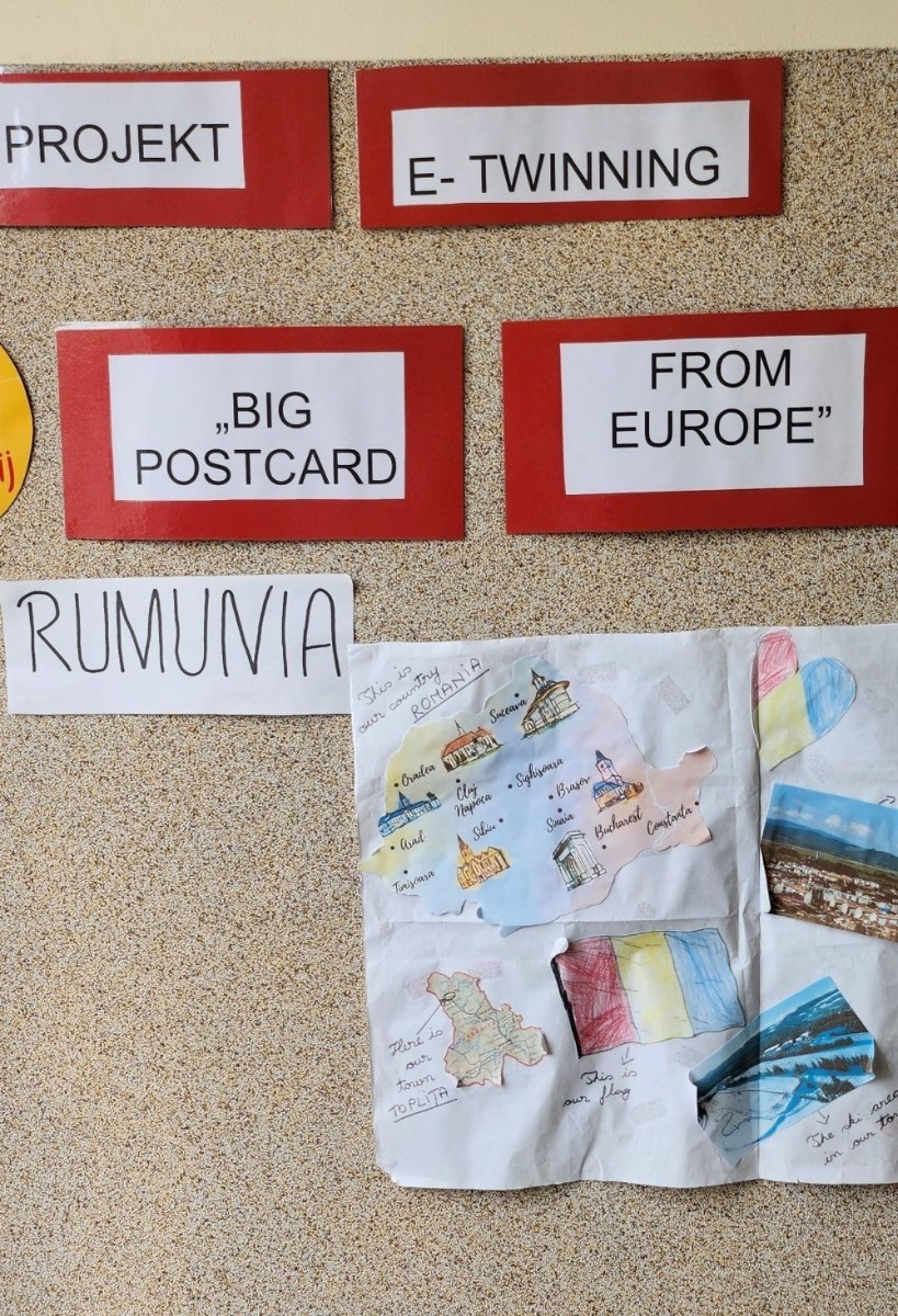 W roku szkolnym 2024/2025 oddziały przedszkolne w SP2 wzięły udział w międzynarodowym projekcie edukacyjnym e Twinning, którego celem było rozwijanie współpracy między placówkami edukacyjnymi oraz wspieranie nauki poprzez nowoczesne technologie i kreatywne działania. Projekt pt. „Big postcard from Europe” realizowany był we współpracy z przedszkolami  z: Hiszpanii, Francji,Grecji,Włoch, Rumunii,Turcji  oraz z przedszkolami z Polski. Celem projektu było poznanie tradycji krajów partnerskich poprzez wykonanie pocztówki przedstawiającej dany kraj oraz przedszkole. Dzięki projektowi dzieci nauczyły się współpracy oraz kształtowały postawę szacunku wobec różnorodności. Projekt zakończył się sukcesem i był źródłem wielu radości, inspiracji oraz pozytywnych emocji zarówno dla dzieci, jak i nauczycieli.

