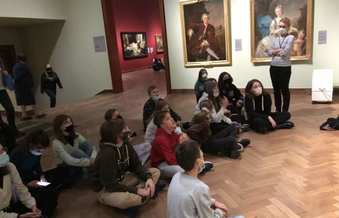 W dniach 9-11 grudnia 2021 uczniowie klas 7b i 7c uczestniczyli w wycieczce do stolicy Polski w ramach projektu Ministerstwa Edukacji i Nauki 