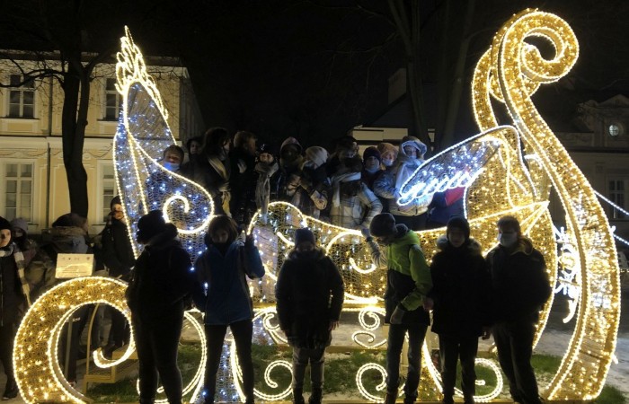 W dniach 9-11 grudnia 2021 uczniowie klas 7b i 7c uczestniczyli w wycieczce do stolicy Polski w ramach projektu Ministerstwa Edukacji i Nauki 