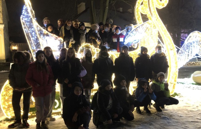 W dniach 9-11 grudnia 2021 uczniowie klas 7b i 7c uczestniczyli w wycieczce do stolicy Polski w ramach projektu Ministerstwa Edukacji i Nauki 