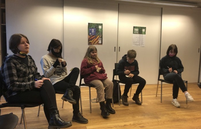 W dniach 9-11 grudnia 2021 uczniowie klas 7b i 7c uczestniczyli w wycieczce do stolicy Polski w ramach projektu Ministerstwa Edukacji i Nauki 