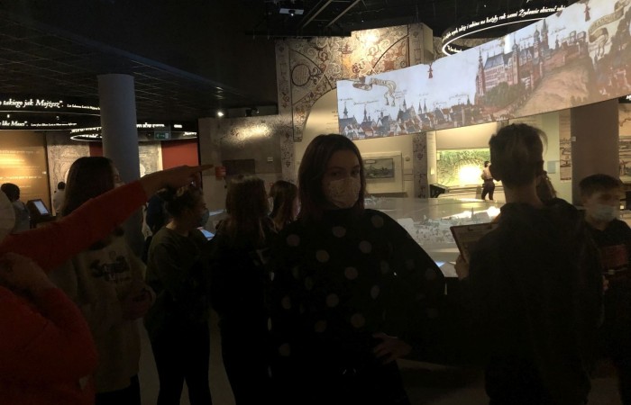 W dniach 9-11 grudnia 2021 uczniowie klas 7b i 7c uczestniczyli w wycieczce do stolicy Polski w ramach projektu Ministerstwa Edukacji i Nauki 