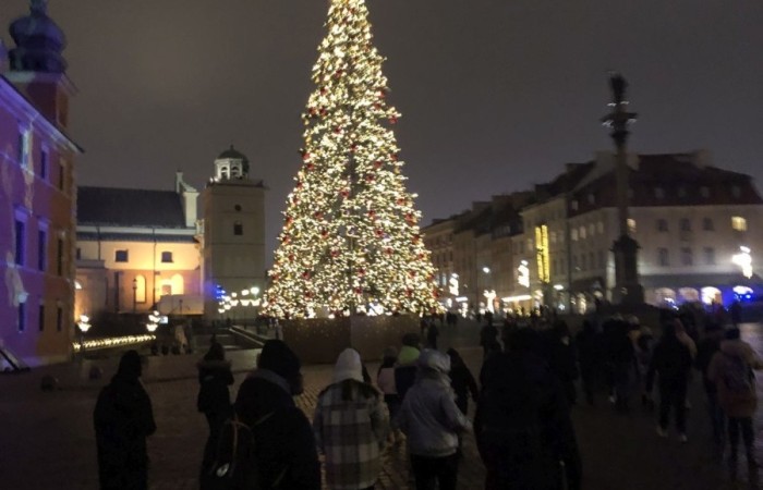 W dniach 9-11 grudnia 2021 uczniowie klas 7b i 7c uczestniczyli w wycieczce do stolicy Polski w ramach projektu Ministerstwa Edukacji i Nauki 