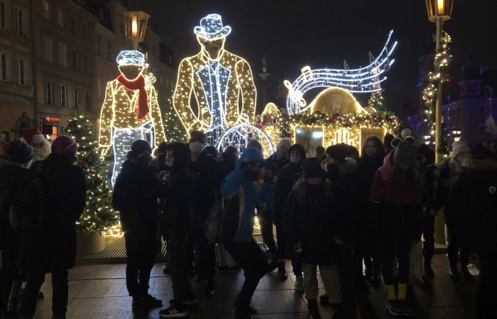 W dniach 9-11 grudnia 2021 uczniowie klas 7b i 7c uczestniczyli w wycieczce do stolicy Polski w ramach projektu Ministerstwa Edukacji i Nauki 