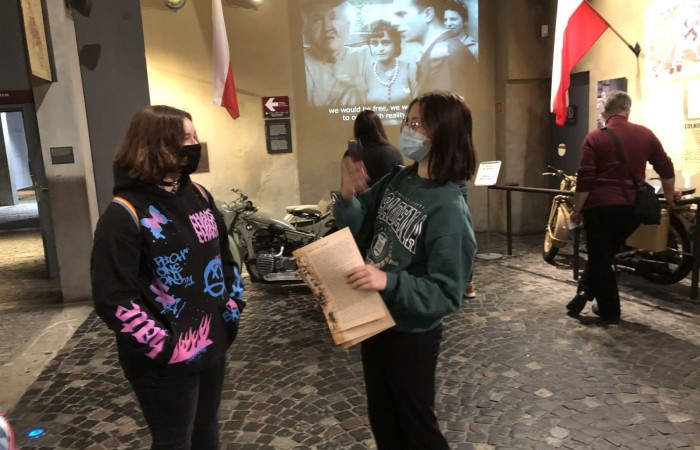 W dniach 9-11 grudnia 2021 uczniowie klas 7b i 7c uczestniczyli w wycieczce do stolicy Polski w ramach projektu Ministerstwa Edukacji i Nauki 