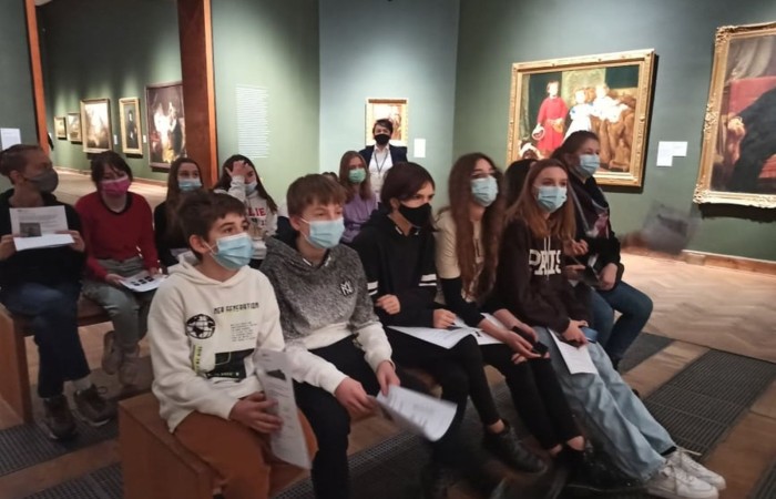 W dniach 9-11 grudnia 2021 uczniowie klas 7b i 7c uczestniczyli w wycieczce do stolicy Polski w ramach projektu Ministerstwa Edukacji i Nauki 