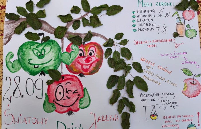 Dziś w naszej szkole królowało... jabłko! 
Uczniowie klas 1–3 spędzili ten wyjątkowy dzień, biorąc udział w zajęciach, których motywem przewodnim były właśnie jabłka. Pojawiły się one w różnorodnej formie – jako inspiracja do prac plastycznych, temat zadań i wyzwań edukacyjnych, a nawet jako przepyszne, zdrowe przekąski.
Serdeczne podziękowania kierujemy do Rodziców za zaangażowanie i przygotowanie tych smakowitych jabłkowych pyszności – dzięki Wam ten dzień był jeszcze bardziej wyjątkowy.
To była prawdziwa uczta dla zmysłów i okazja do nauki poprzez zabawę.
