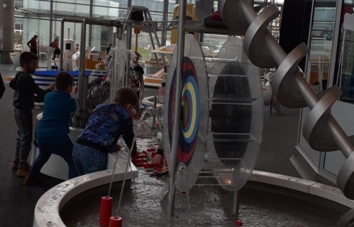 	14 grudnia 2021 uczniowie klas IIIa i IIIb uczestniczyli w wycieczce do Gdyni w ramach projektu Ministerstwa Edukacji i Nauki ,,Poznaj Polskę