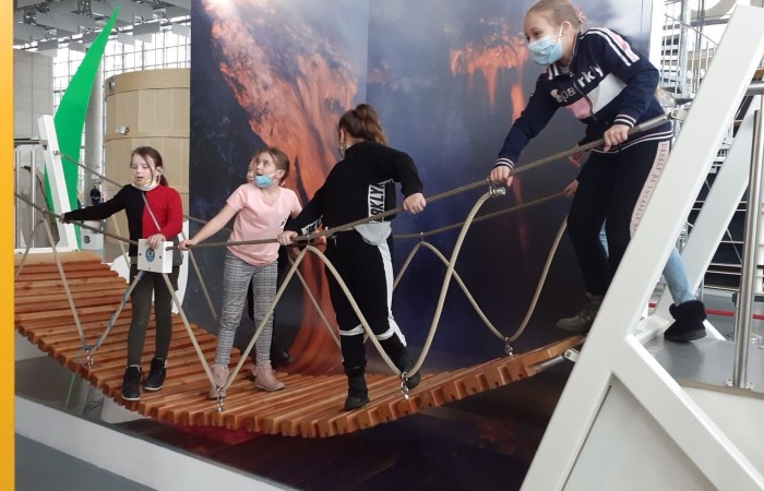 	14 grudnia 2021 uczniowie klas IIIa i IIIb uczestniczyli w wycieczce do Gdyni w ramach projektu Ministerstwa Edukacji i Nauki ,,Poznaj Polskę