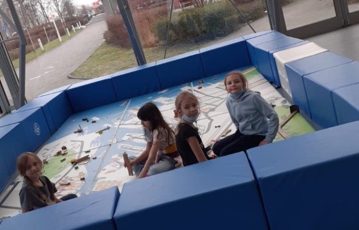 	14 grudnia 2021 uczniowie klas IIIa i IIIb uczestniczyli w wycieczce do Gdyni w ramach projektu Ministerstwa Edukacji i Nauki ,,Poznaj Polskę