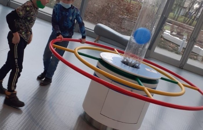 	14 grudnia 2021 uczniowie klas IIIa i IIIb uczestniczyli w wycieczce do Gdyni w ramach projektu Ministerstwa Edukacji i Nauki ,,Poznaj Polskę