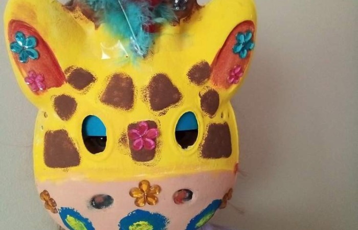 Na zajęciach edukacyjnych dziewczęta i chłopcy z klasy Va i Vb, poza poznawaniem róznych technik szybkiego czytania i uczenia się, rozwijają swoje zdolności artystyczne. Zajęcia odbywają się zarówno w szkole, jak i poza nią. Podczas wycieczki do miasta, podziwialiśmy miejscowe zabytki i robiliśmy zdjęcia. Jedząc pyszne lody, rozmawialiśmy o historii naszego miasta. Korzystając z zakupionych w ramach projektu materiałów, uwiecznialiśmy nasze miasto, szkicując najciekawsze obiekty specjalnymi przyborami. Uczniowie wykonywali metodą decupage piękne skrzynki na chusteczki, malowali koty i niesamowite maski karnawałowe. Podczas przedświątecznego spotkania, przy suto zastawionym stole i nastrojowej muzyce, wykonywali świąteczne podkładki na świece. Zajęcia pozwalają dzieciom rozbudzać kreatywność, wyobraźnię i zdolności.