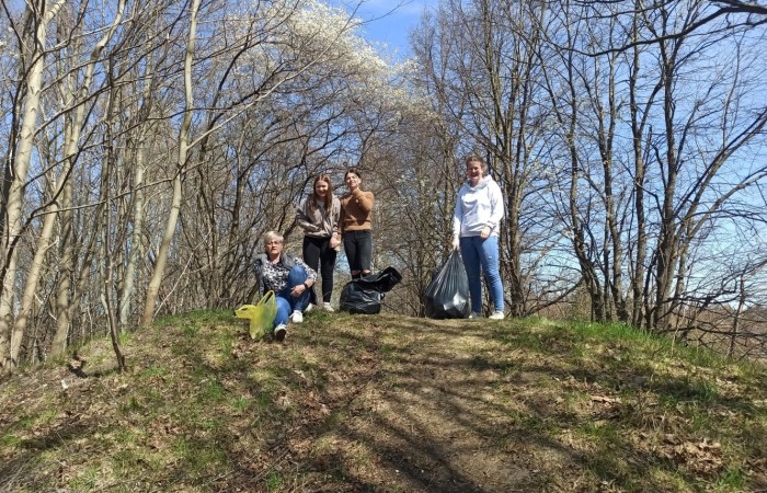 Z okazji Światowego Dnia Ziemi w naszej szkole odbyły się konkursy 
Matematyczny dla klas 4-8 