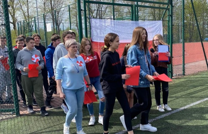 Na koniec uroczystości Pani wicedyrektor Anetta Daszkowska podsumowała osiągnięcia uczniów  : zajęcie II miejsca przez uczniów klasy 5a w Powiatowym Turnieju  BRD, Oliwii Pietkiewicz z klasy 6a za zajęcie II miejsca w Międzyszkolnym Konkursie Polonistycznym „Liga Młodych Humanistów” oraz aktywny udział w akcjach charytatywnych Szkolnego Klubu Wolontariatu.